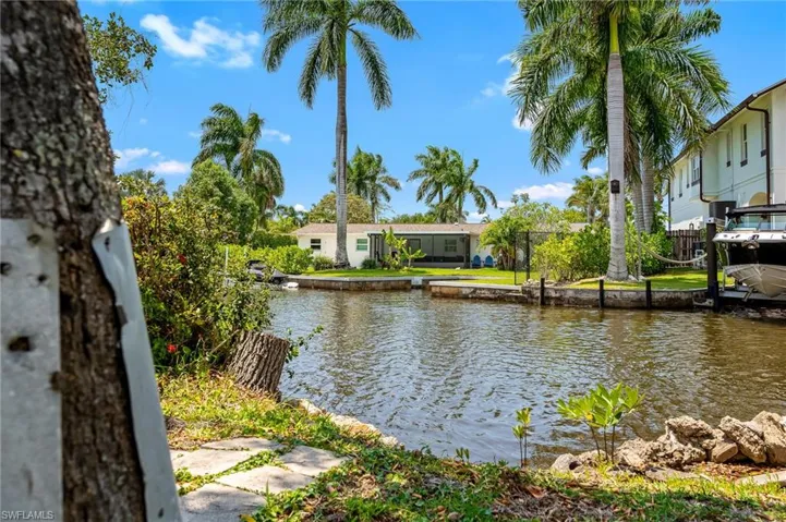 1140  Rainbow  DR, Naples, FL 34104