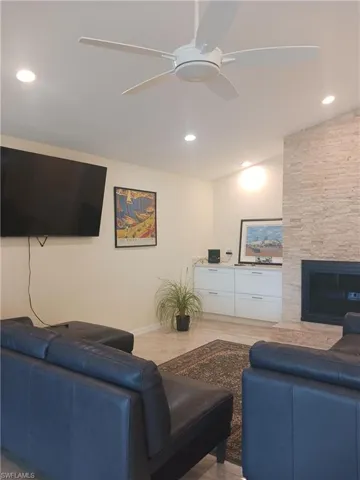 2727 24th Pl, Cape Coral, Florida 33904