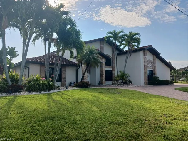 2727 24th Pl, Cape Coral, Florida 33904