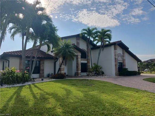2727 24th Pl, Cape Coral, Florida 33904