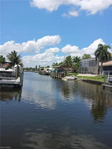 2727 24th Pl, Cape Coral, Florida 33904