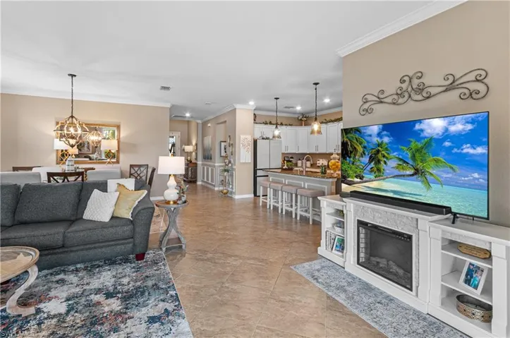 2046  Minneola  ST, Naples, FL 34120