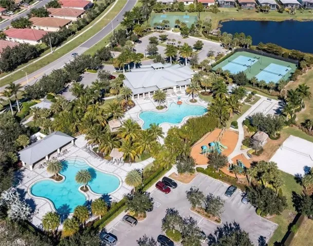 2046  Minneola  ST, Naples, FL 34120