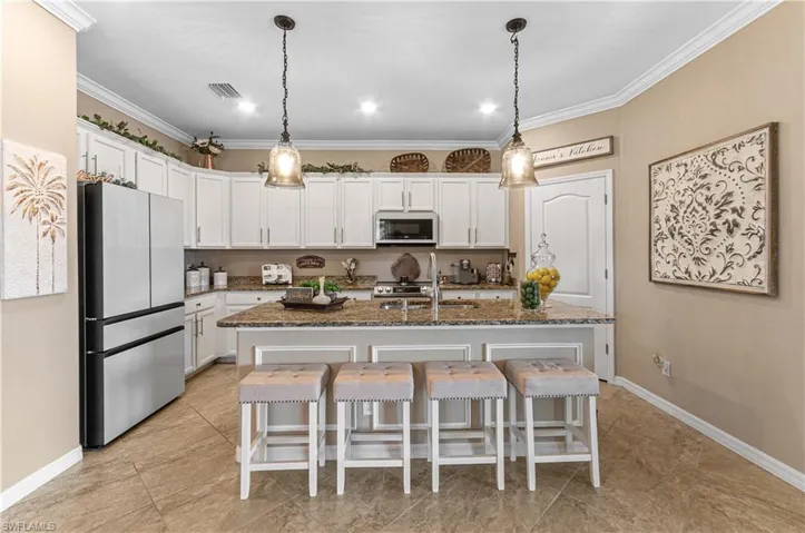 2046  Minneola  ST, Naples, FL 34120