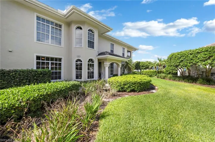 View of front facade with a front lawn