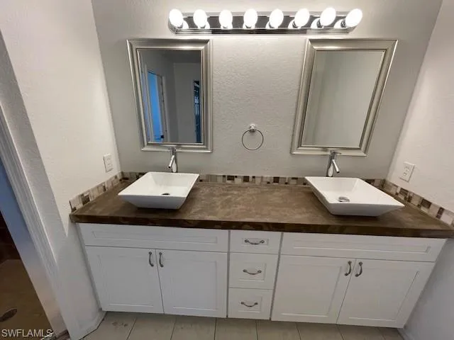 1237  Chrysler  ST, Lehigh Acres, FL 33974