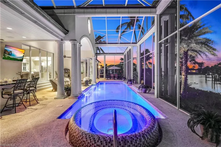 And just before sunset, relax in your spa while sipping your favorite wine.