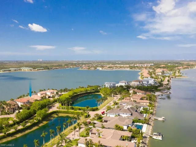 Drone / aerial view featuring a view