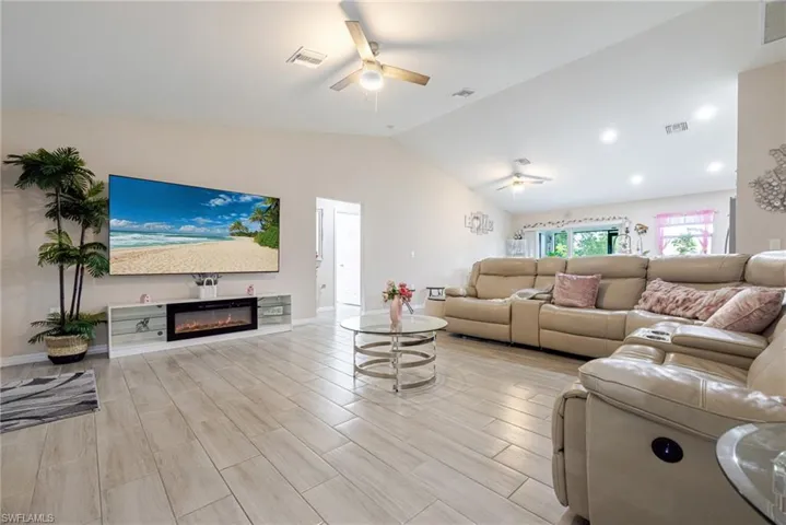4315  7th W ST, Lehigh Acres, FL 33971