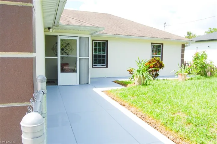 1218  Cherry E ST, Lehigh Acres, FL 33974