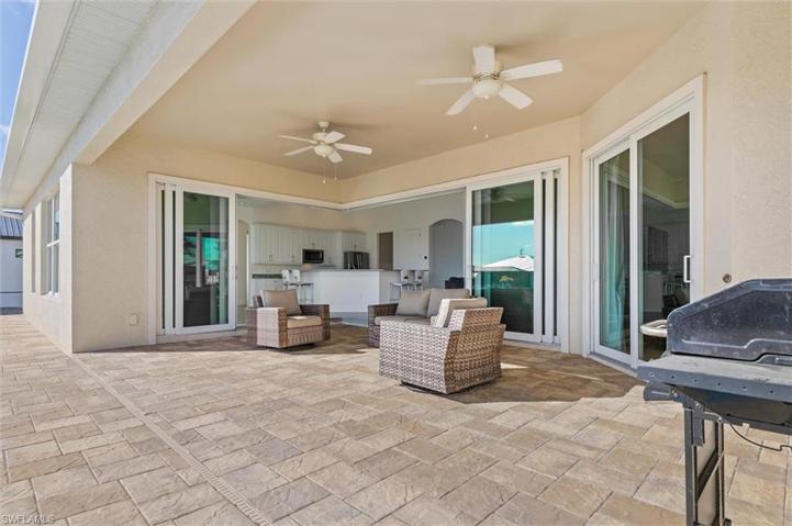 Large Lanai
