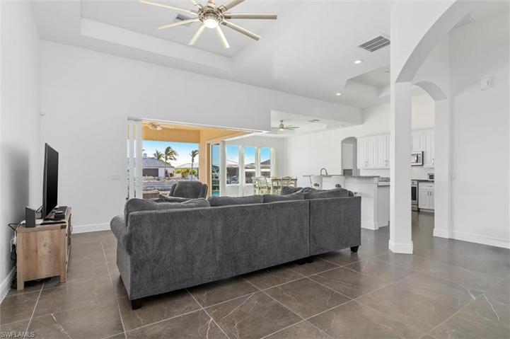725 NW 36th PL, CAPE CORAL FL 33993