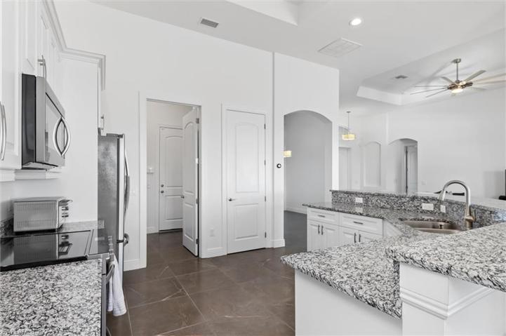 725 NW 36th PL, CAPE CORAL FL 33993