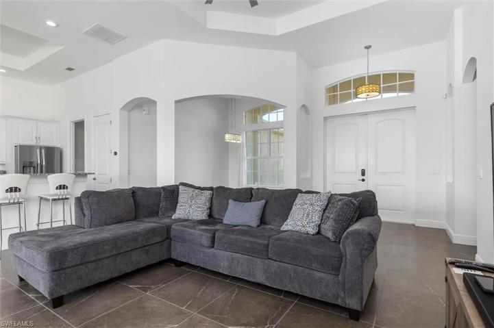 725 NW 36th PL, CAPE CORAL FL 33993