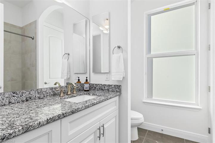 725 NW 36th PL, CAPE CORAL FL 33993