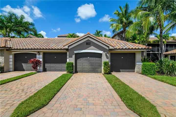 9832 Venezia Cir 1013, Naples, Florida 34113