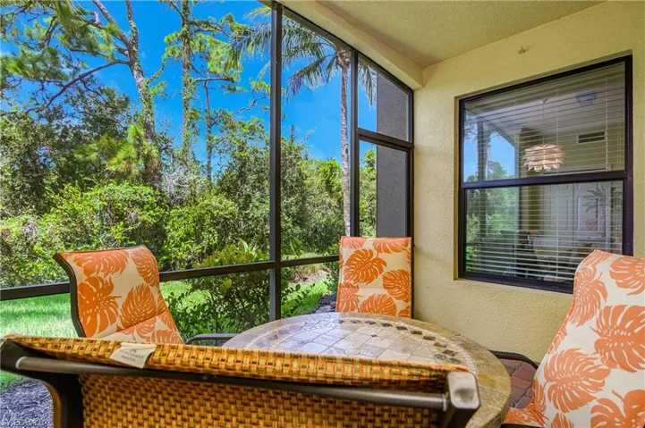 9832 Venezia Cir 1013, Naples, Florida 34113