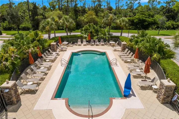 9832 Venezia Cir 1013, Naples, Florida 34113