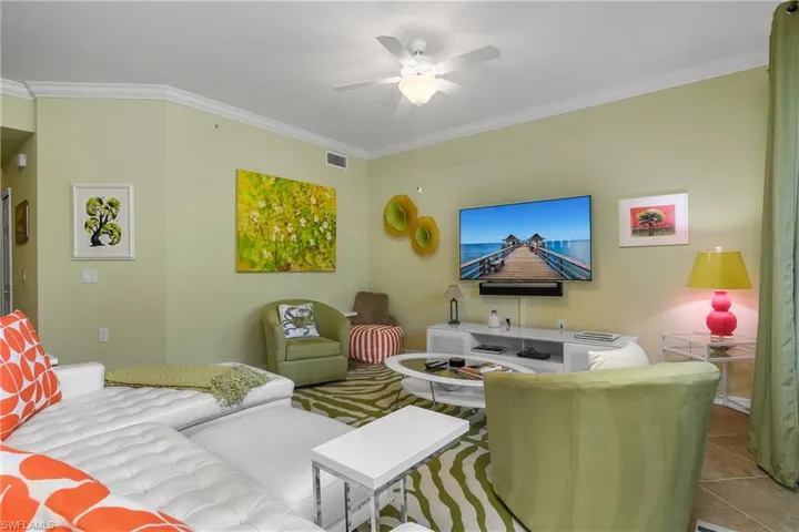9832 Venezia Cir 1013, Naples, Florida 34113