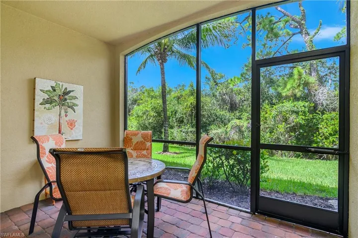 9832 Venezia Cir 1013, Naples, Florida 34113