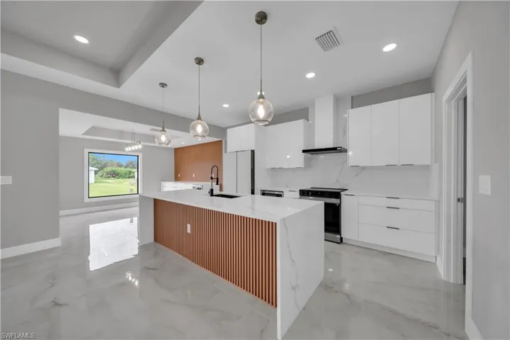 2507 39th St Sw, Lehigh Acres, Florida 33976