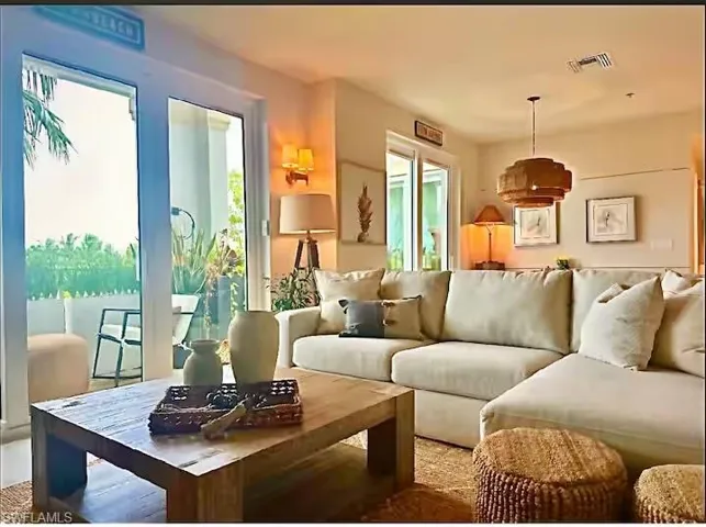 365 5th Ave S 307, Naples, Florida 34102