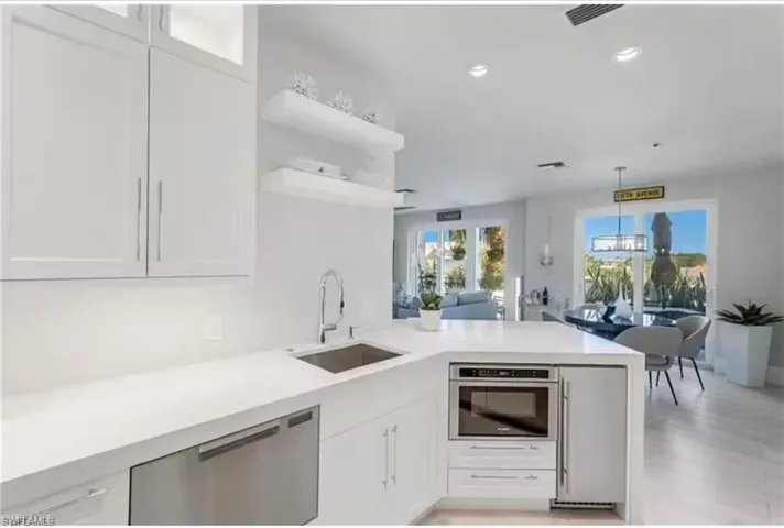 365 5th Ave S 307, Naples, Florida 34102