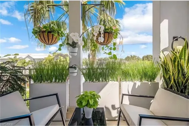365 5th Ave S 307, Naples, Florida 34102