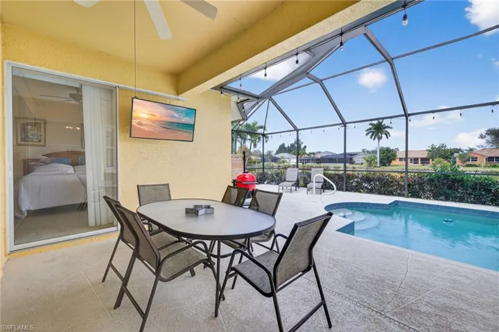 YOUR OWN HEATED, SPARLING POOL WITH PLENTY OF DECK SPACE FOR ENTERTAINING OR JUST ENJOYING OUR WONDERFUL FLORIDA SUNSHINE!!