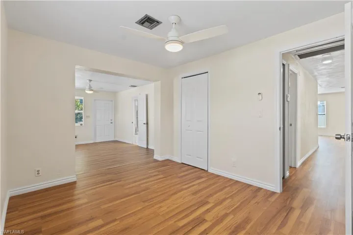579  13th N ST, Naples, FL 34102