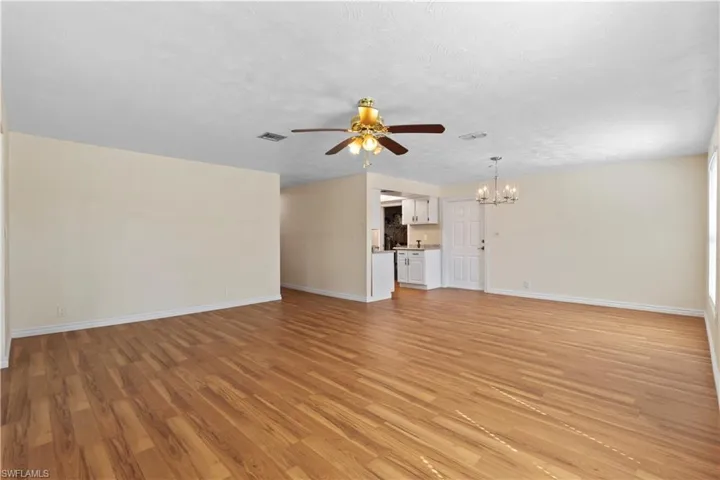 579  13th N ST, Naples, FL 34102