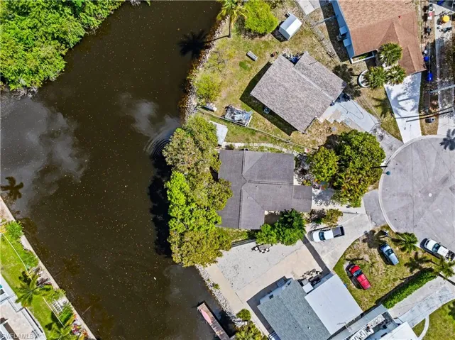 579  13th N ST, Naples, FL 34102