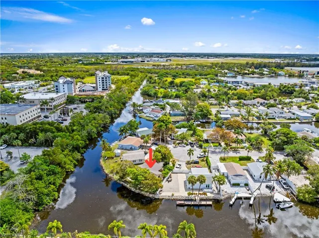 579  13th N ST, Naples, FL 34102