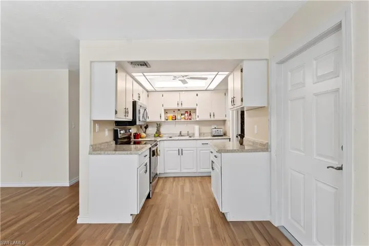 579  13th N ST, Naples, FL 34102