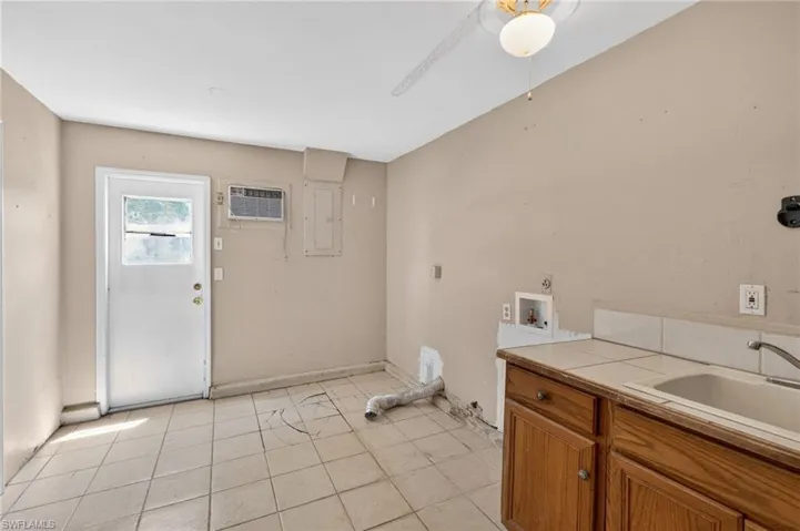 2623 Ne 22nd Ave, Cape Coral, Florida 33909