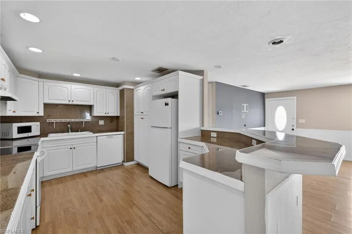 2623 Ne 22nd Ave, Cape Coral, Florida 33909