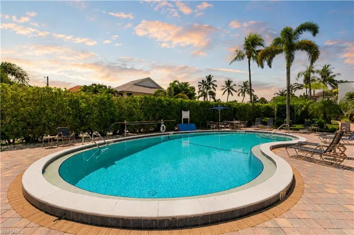 1050 6th St S 1050, Naples, Florida 34102