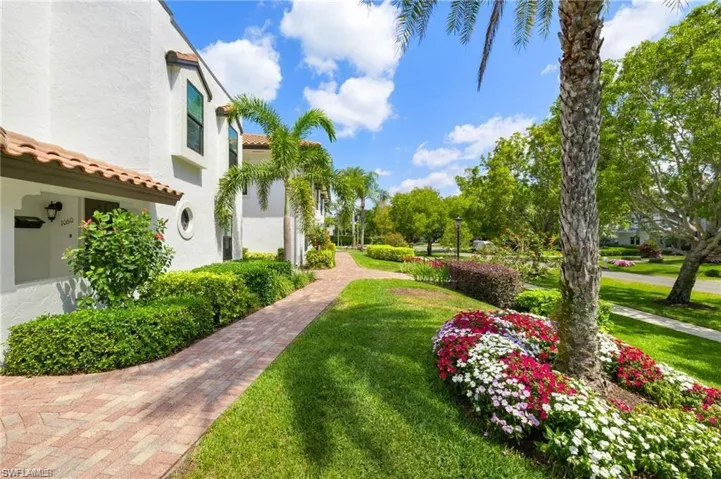 1050 6th St S 1050, Naples, Florida 34102