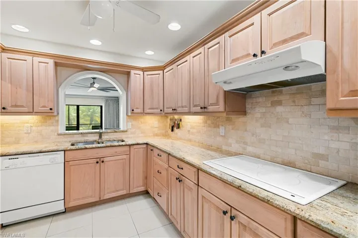 1050 6th St S 1050, Naples, Florida 34102