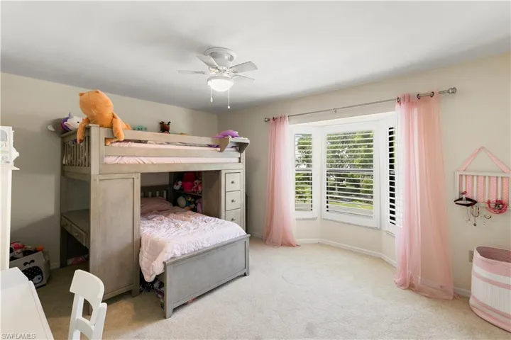 1050 6th St S 1050, Naples, Florida 34102
