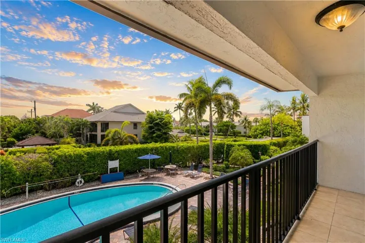 1050 6th St S 1050, Naples, Florida 34102