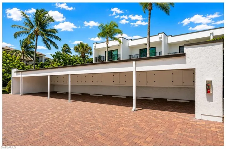1050 6th St S 1050, Naples, Florida 34102