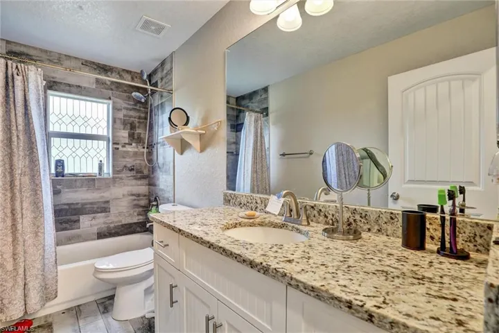 470 Sunset Rd N, Rotonda West Fl 33947