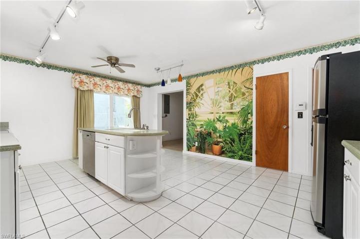 600 102nd AVE N, NAPLES FL 34108