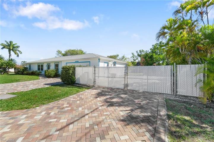 600 102nd AVE N, NAPLES FL 34108