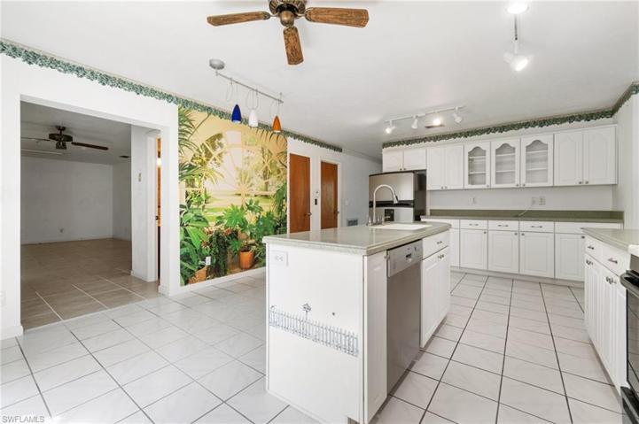 600 102nd AVE N, NAPLES FL 34108