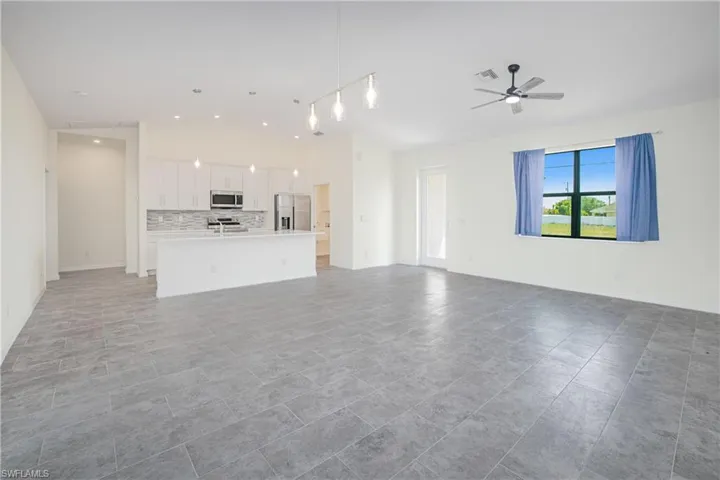 2102 Nw 6th Pl, Cape Coral, Florida 33993