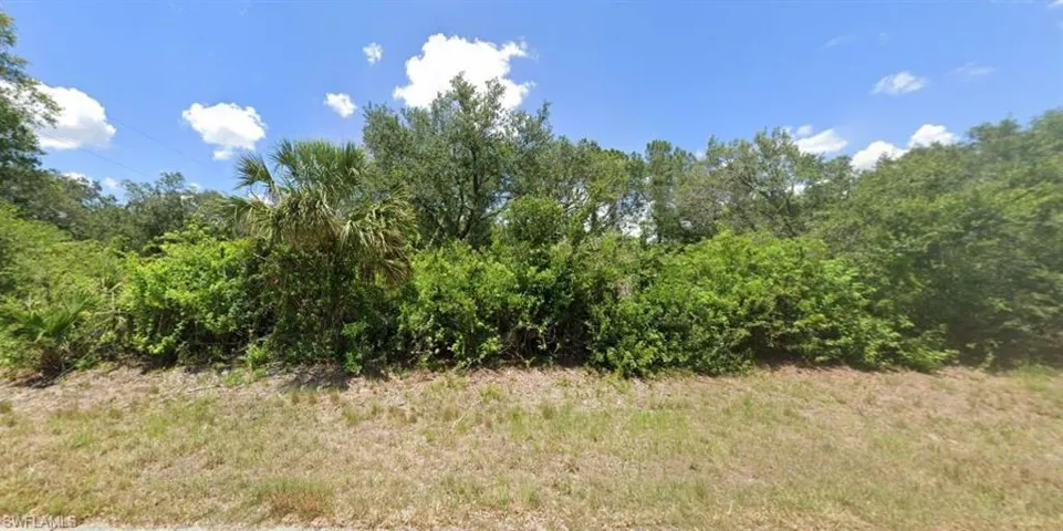3305 E 19th  ST, Lehigh Acres, FL 33972