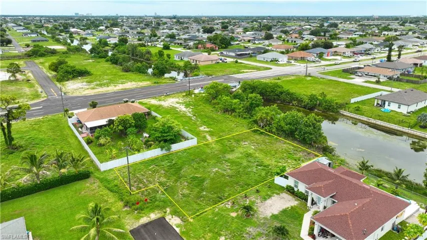 722 Ne 12th St, Cape Coral, Florida 33909