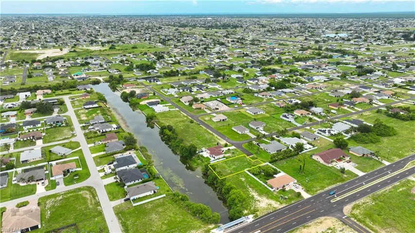 722 Ne 12th St, Cape Coral, Florida 33909